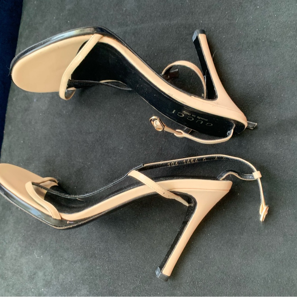 Gucci  Vintage Sandals . Beigy white with black. - Picture 3 of 9